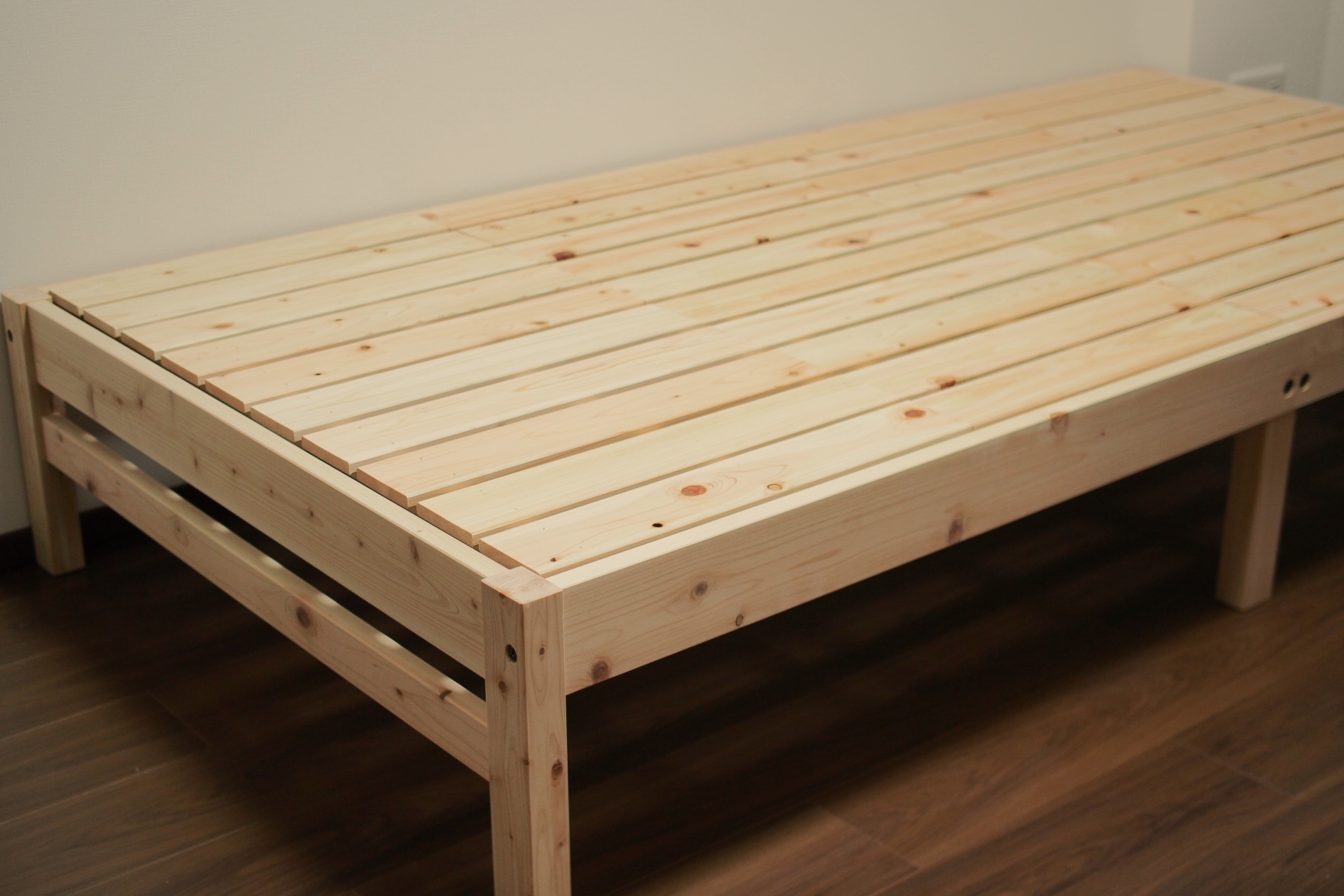 なぜマットレスははみ出すのか?原因を正しく理解する