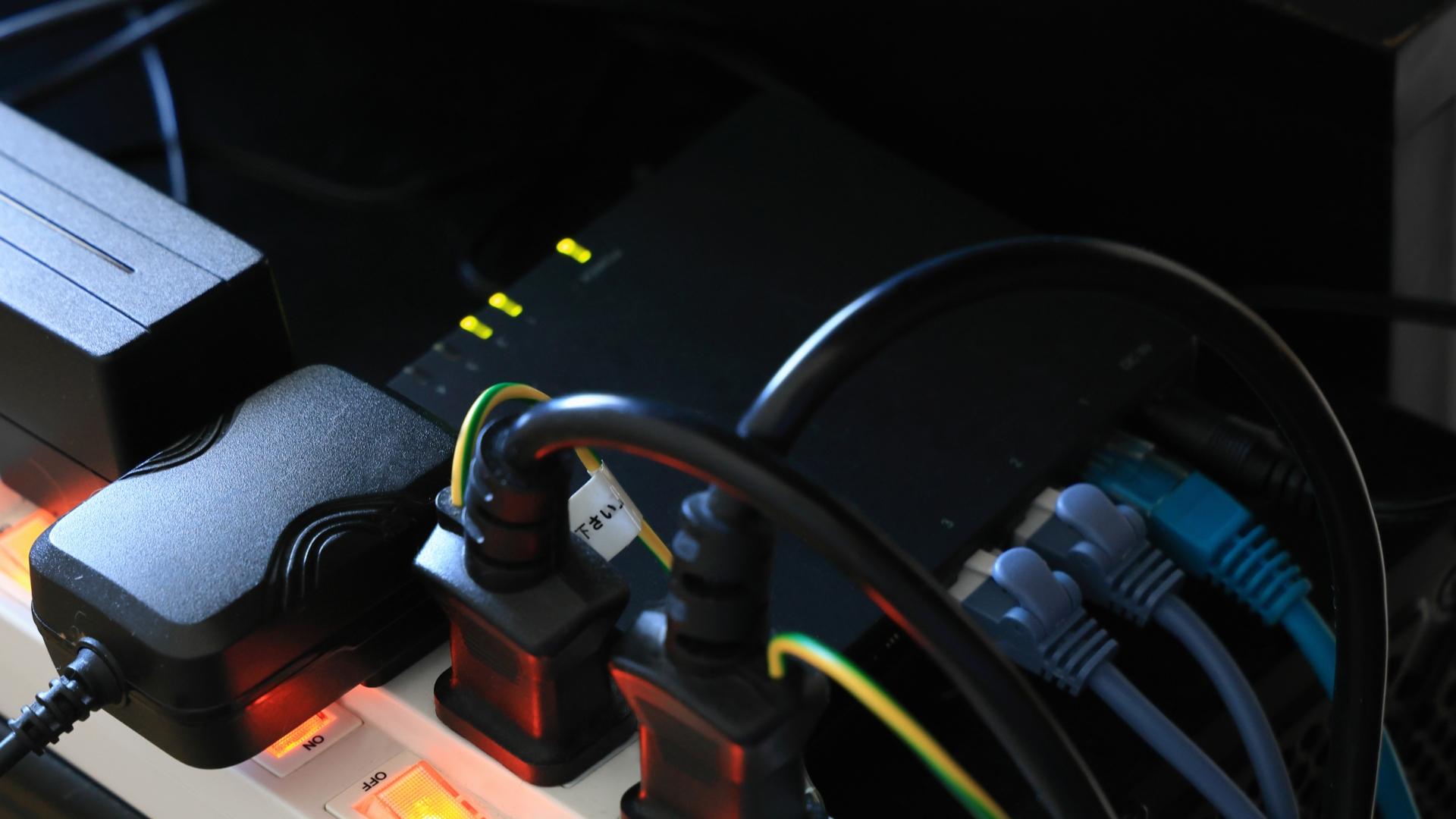 ビフォーアフターでわかる!配線整理で得られるメリット